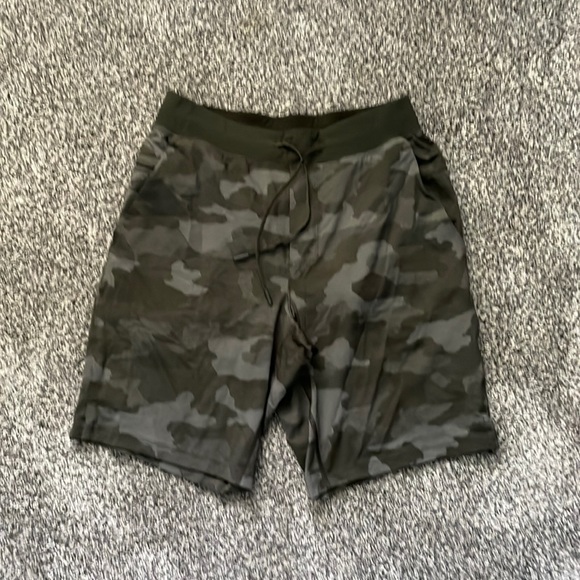 Lulu M linered shortst - Picture 1 of 2